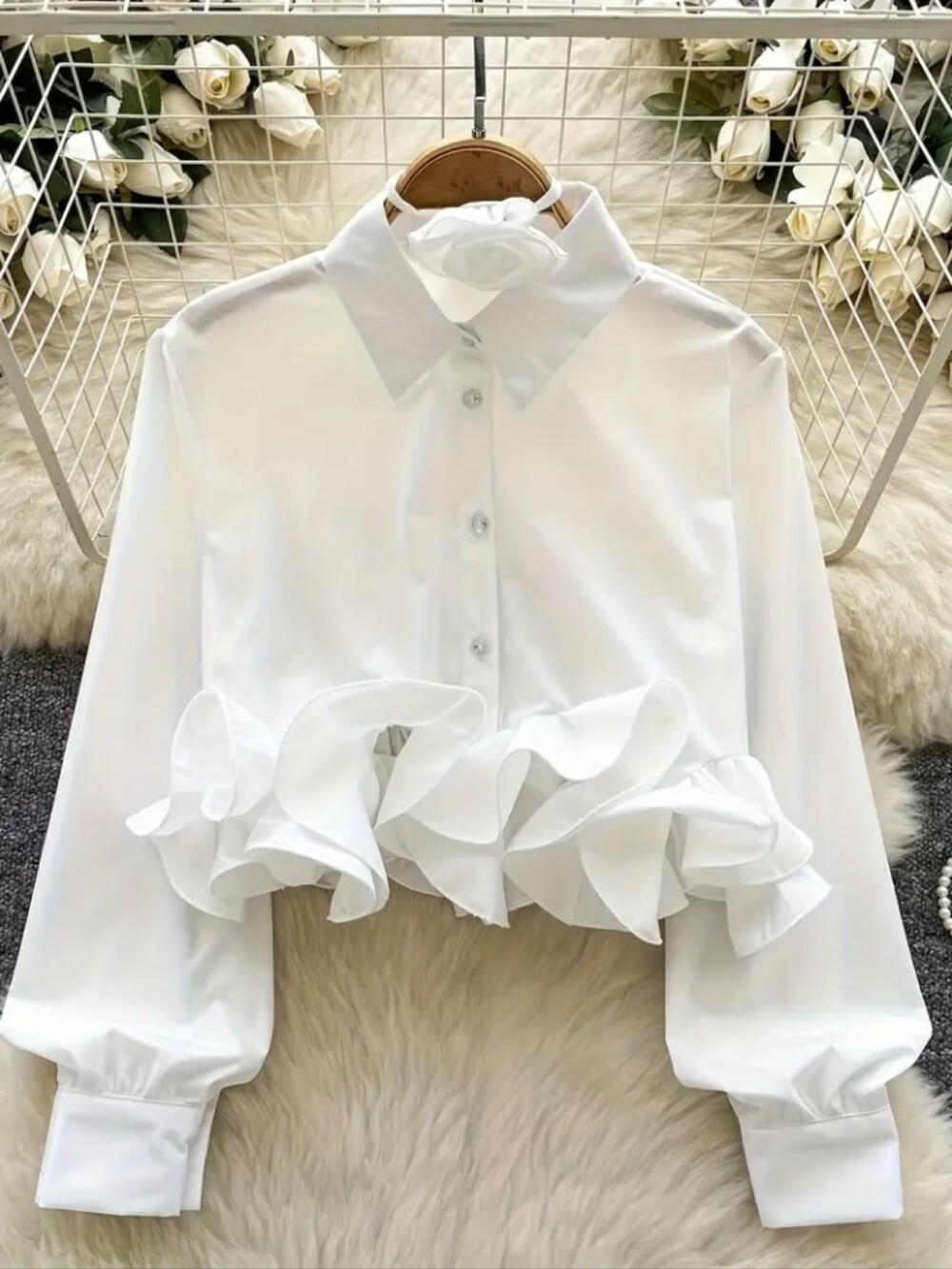 Short-sleeve Long-length Shirt with Lapel and Three-dimensional Lace Floral - Picture 2 of 2
